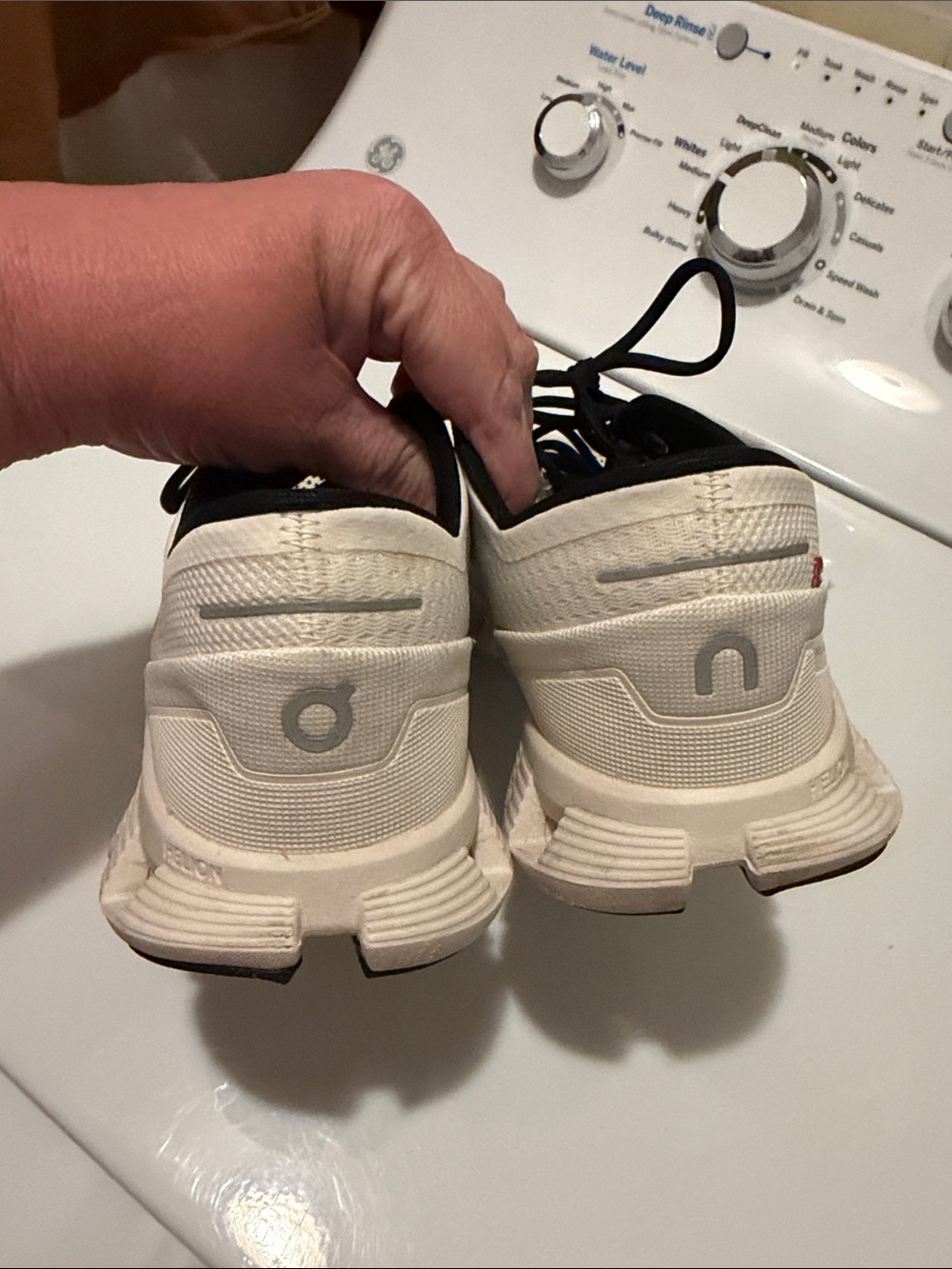 On Cloud Running Sneakers - Picture 4 of 8